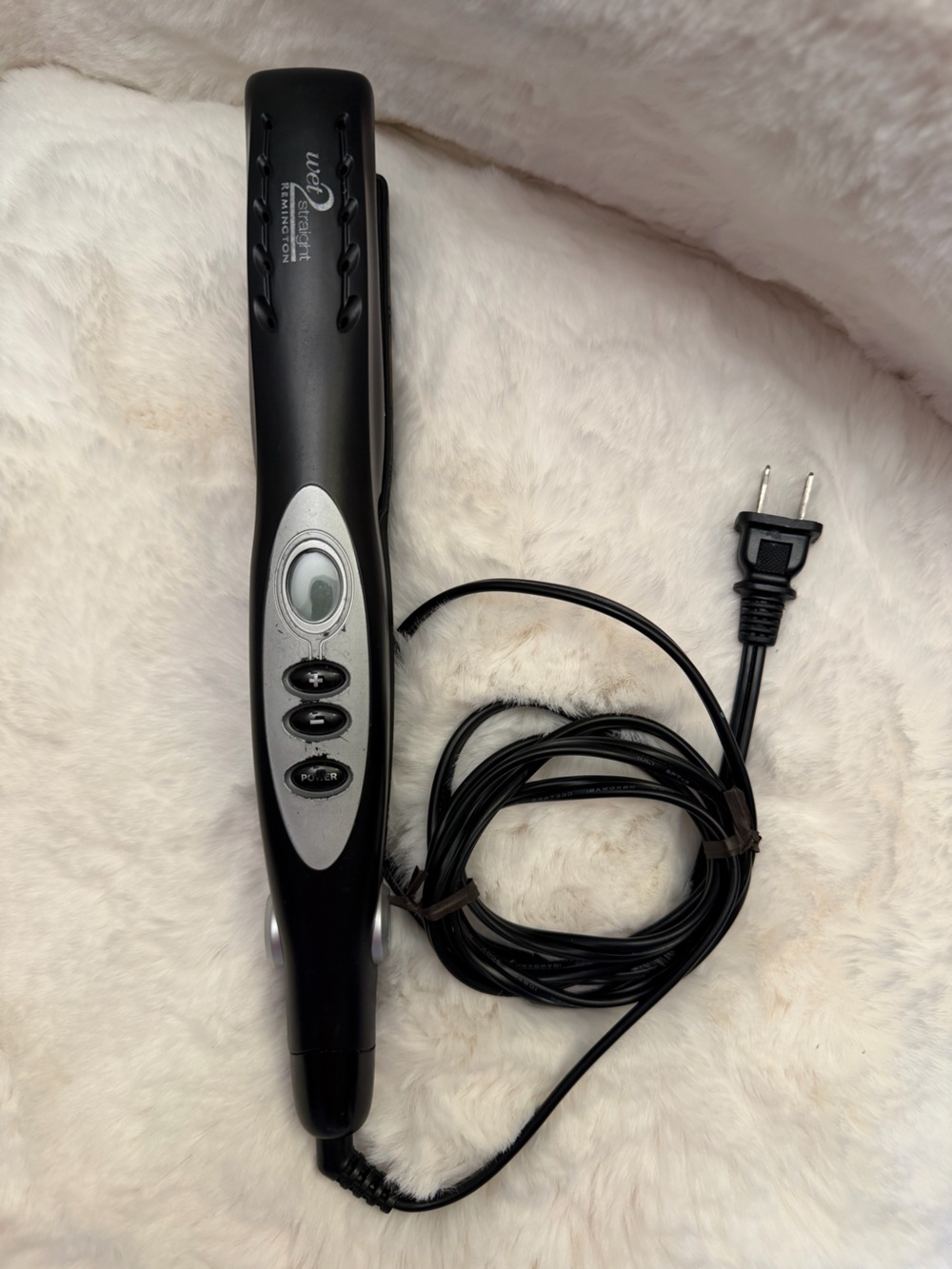 Remington Wet 2 Straight Ceramic Flat Iron.  K